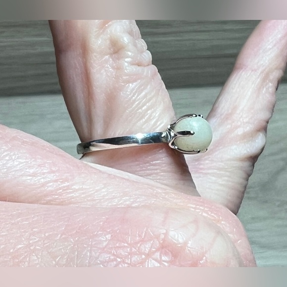 Vintage Designer VARGAS Sterling Silver Milky Agate Orb Ring, Size 6.75, 1.5g - Picture 11 of 12